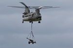 Chinook transporting Gun 5754